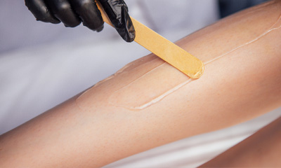 Spreading wax for hair removal